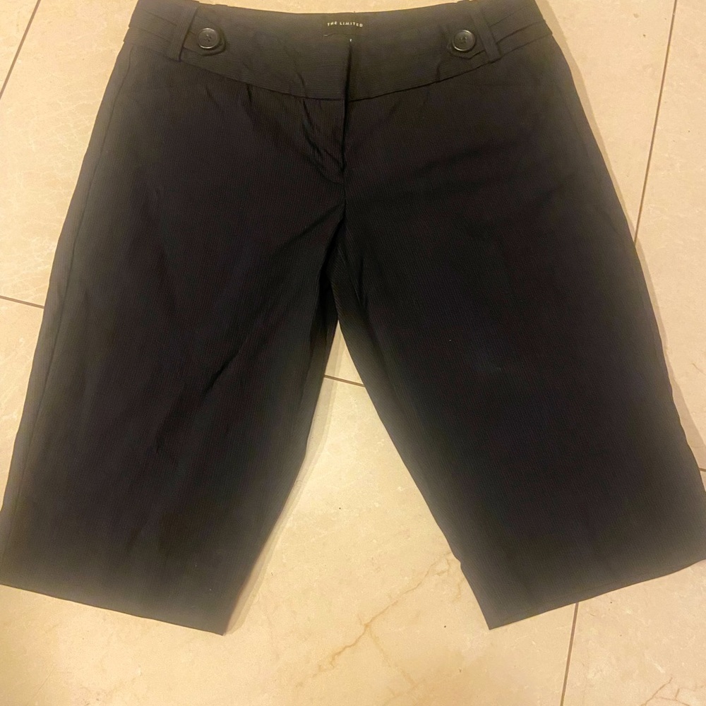 The Limited Mid-Length Black Button and Zip, Drew Fit Shorts Size 6 NWOT